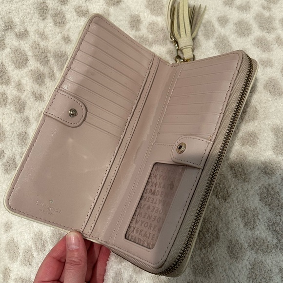 Kate Spade wallet - Picture 2 of 4